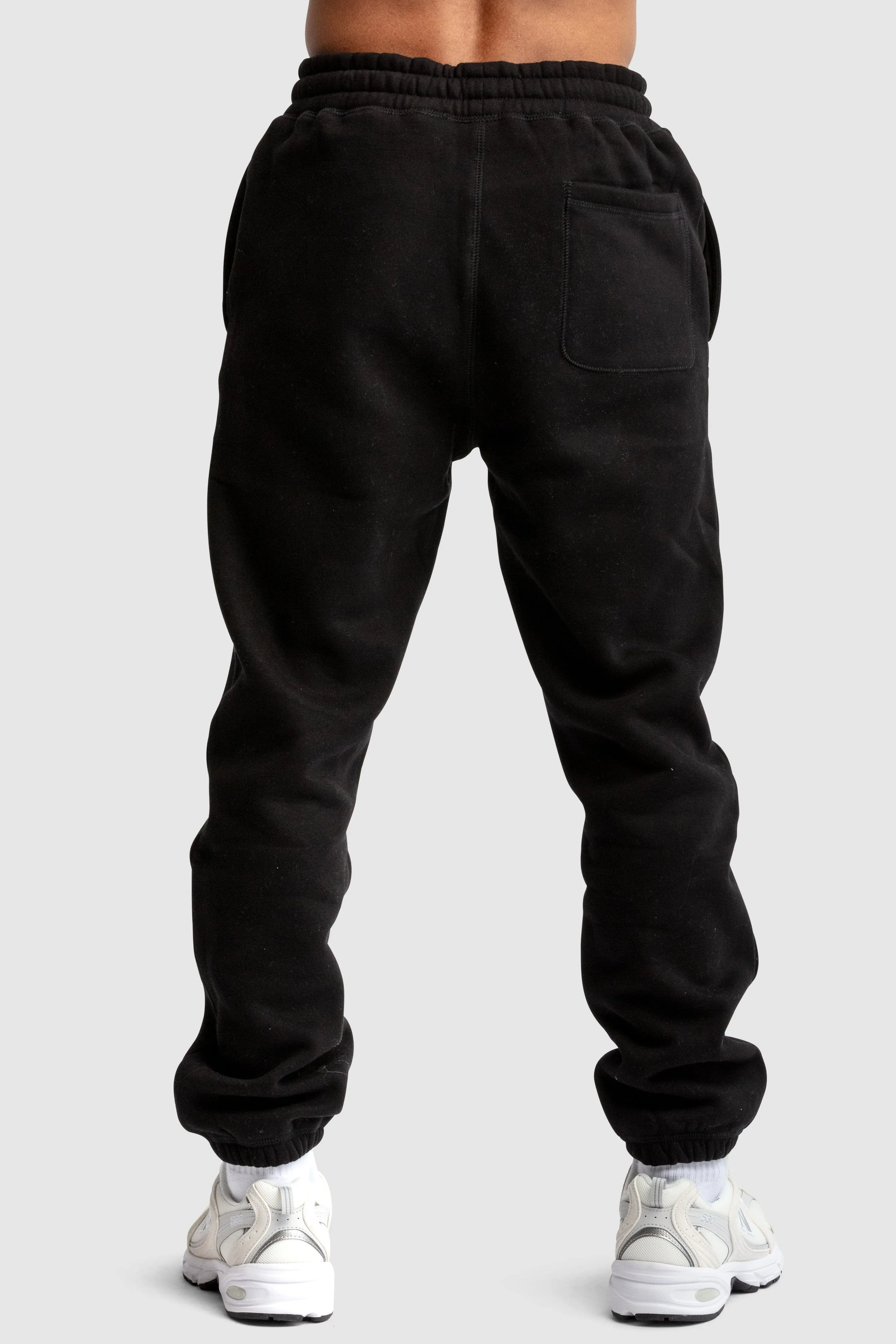 Men's DYVN Relaxed Fit Sweats - Black