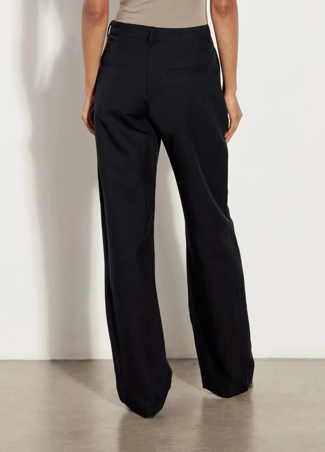 Twill Straight Leg Trouser in Black